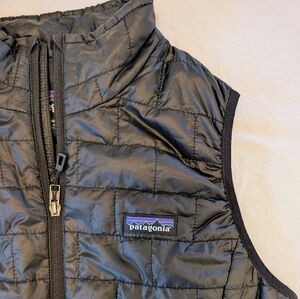 Women's Medium Black Nano Puff Vest. No Logos